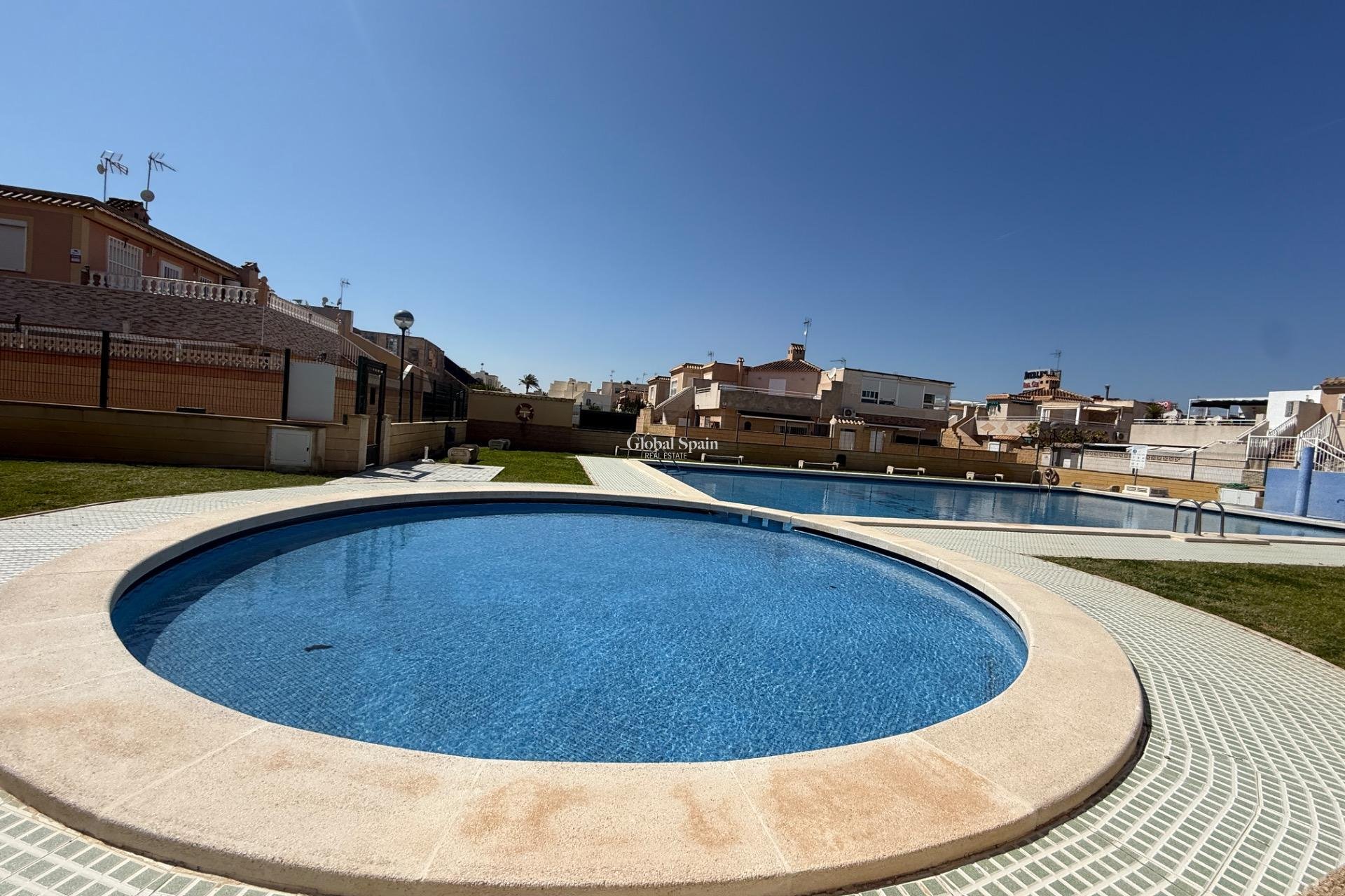 Resale - HOUSE -
TORREVIEJA - Carrefour