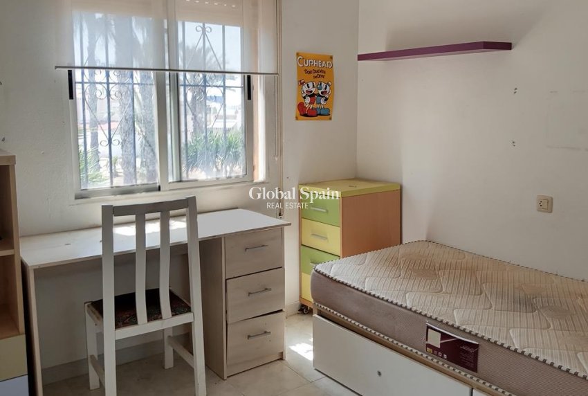Resale - HOUSE -
TORREVIEJA - Carrefour
