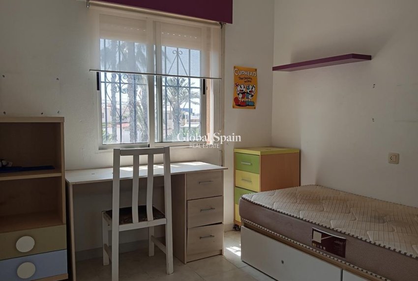 Resale - HOUSE -
TORREVIEJA - Carrefour