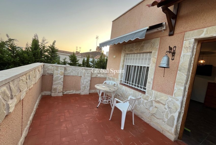 Resale - HOUSE -
TORREVIEJA - Carrefour