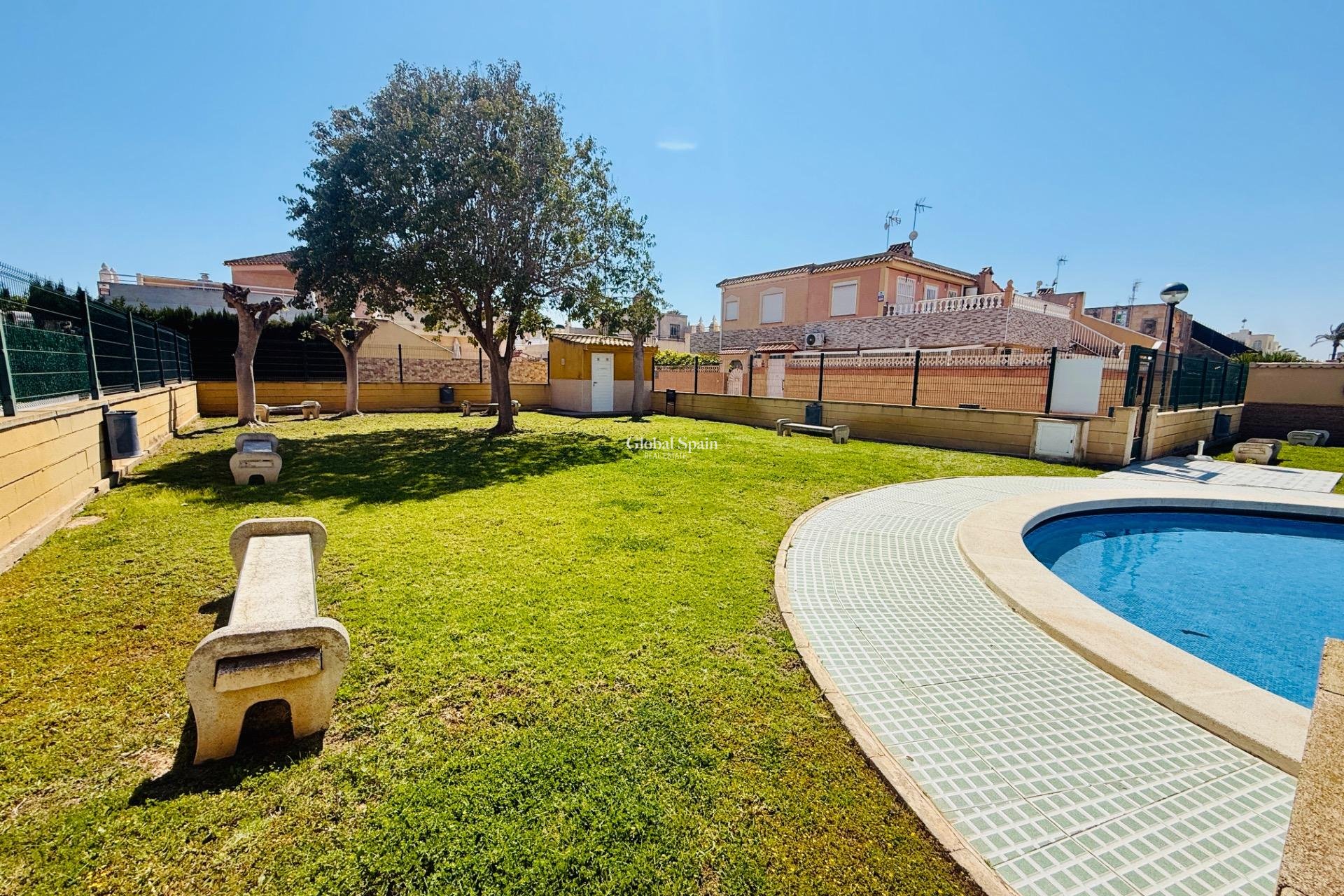 Resale - HOUSE -
TORREVIEJA - Carrefour