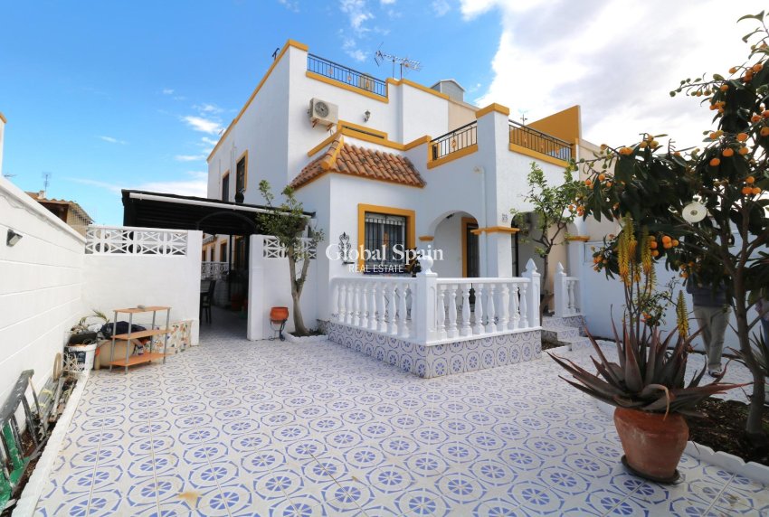 Resale - HOUSE -
TORREVIEJA - Carrefour