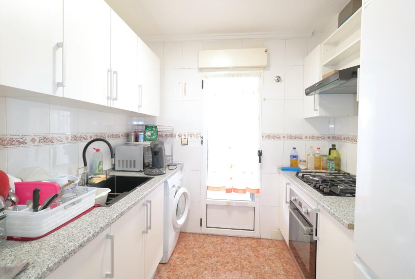 Resale - HOUSE -
TORREVIEJA - Carrefour