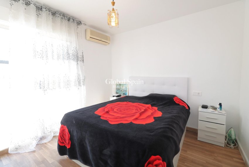 Resale - HOUSE -
TORREVIEJA - Carrefour