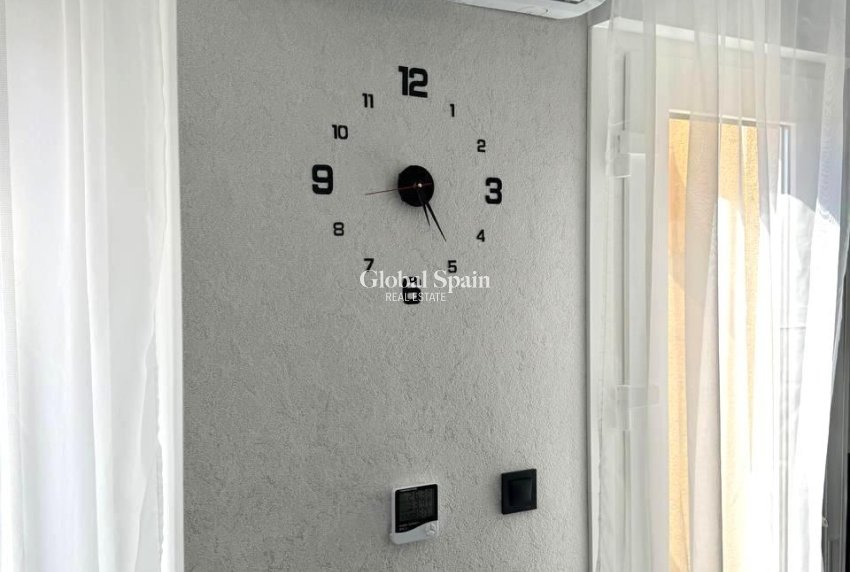 Resale - HOUSE -
TORREVIEJA - Carrefour