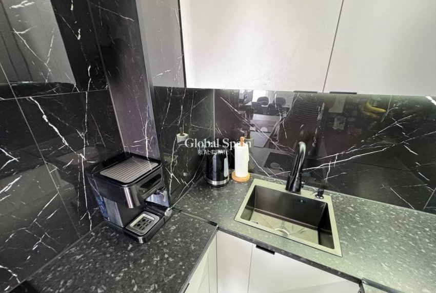 Resale - HOUSE -
TORREVIEJA - Carrefour