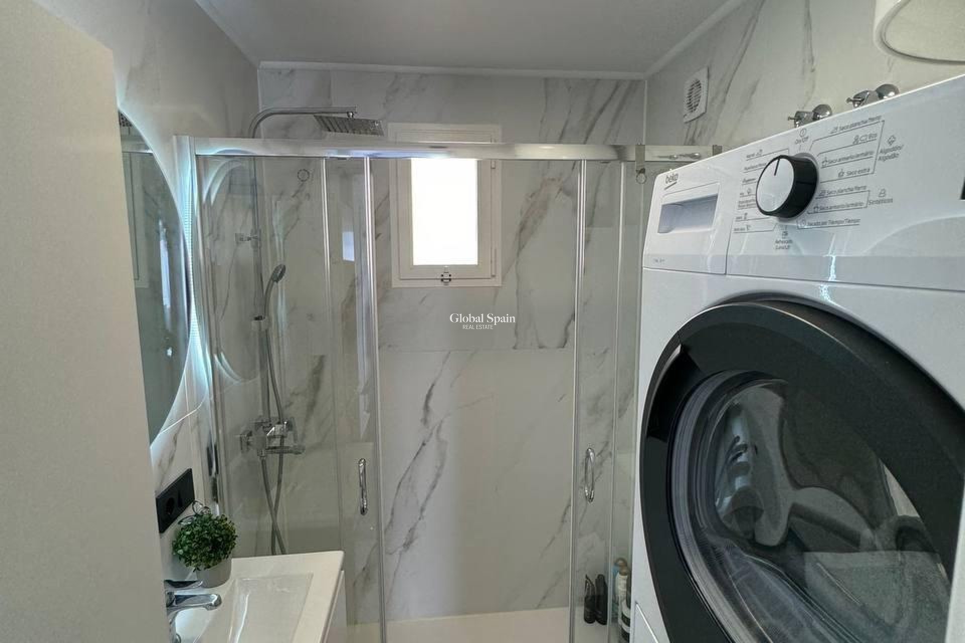 Resale - HOUSE -
TORREVIEJA - Carrefour
