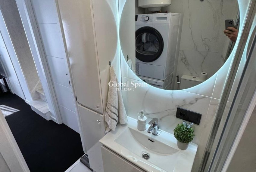 Resale - HOUSE -
TORREVIEJA - Carrefour