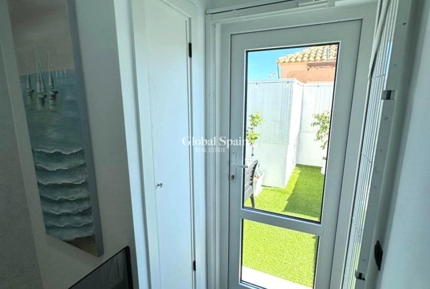 Resale - HOUSE -
TORREVIEJA - Carrefour