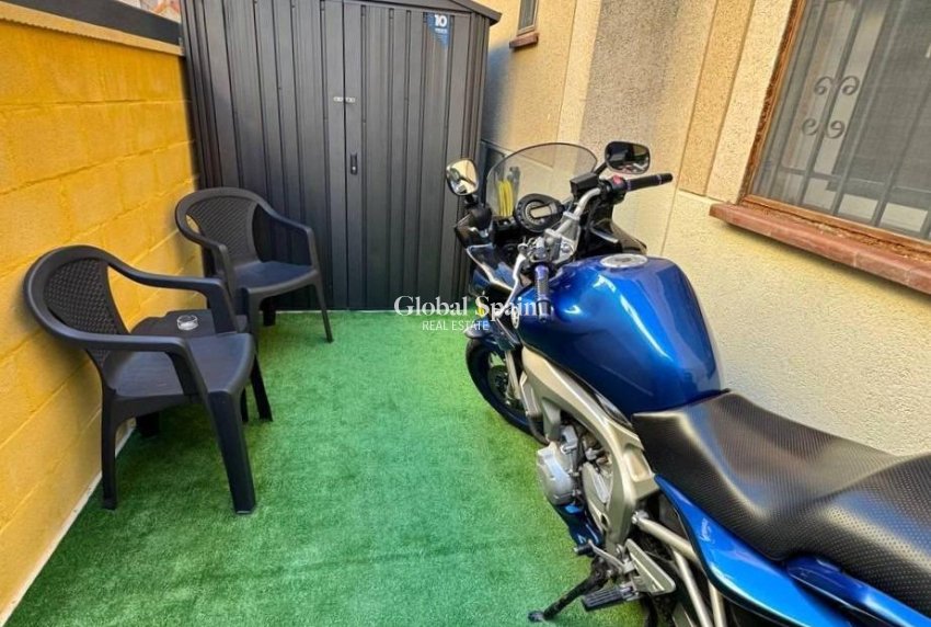 Resale - HOUSE -
TORREVIEJA - Carrefour