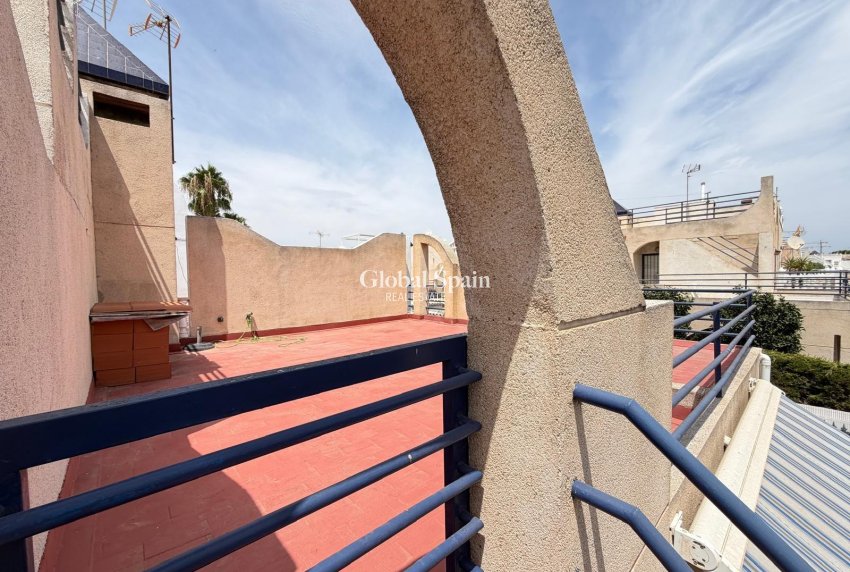 Resale - HOUSE -
TORREVIEJA - Carrefour