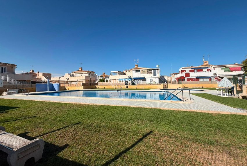 Resale - HOUSE -
TORREVIEJA - Carrefour