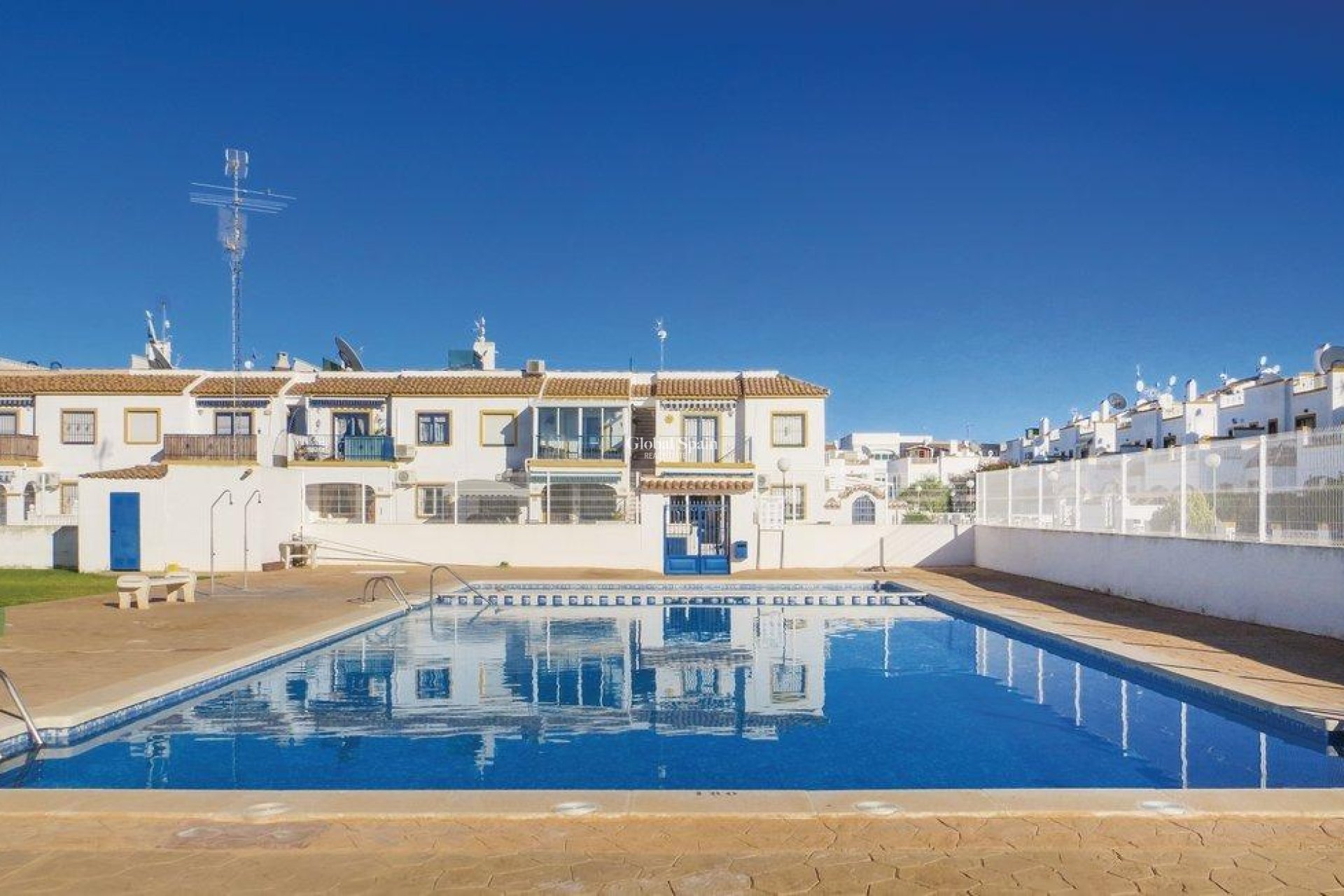 Resale - HOUSE -
TORREVIEJA - Carrefour