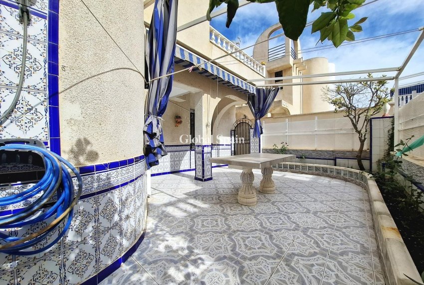 Resale - HOUSE -
TORREVIEJA - Carrefour
