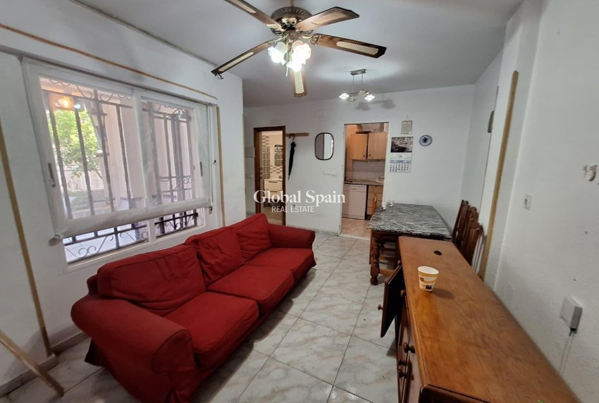 Resale - HOUSE -
TORREVIEJA - Carrefour