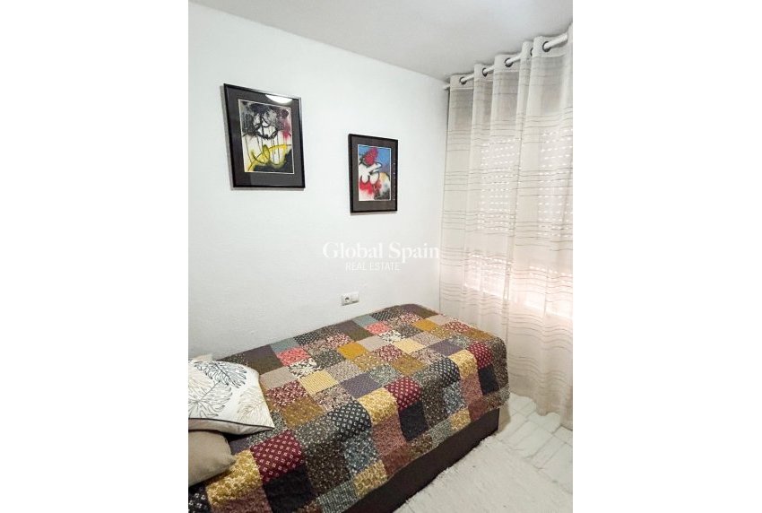 Resale - HOUSE -
TORREVIEJA - Center