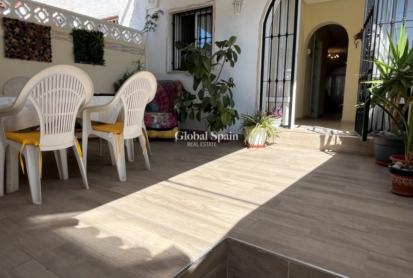 Resale - House -
TORREVIEJA - Center