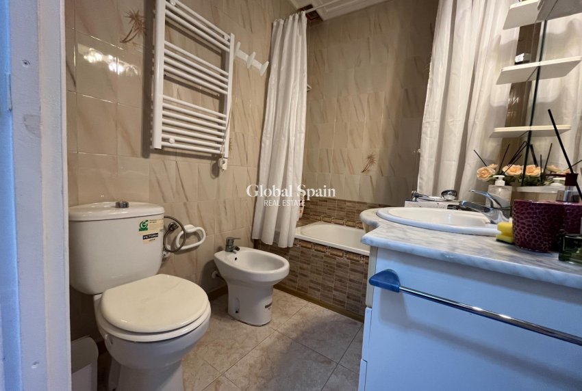 Resale - House -
TORREVIEJA - Center