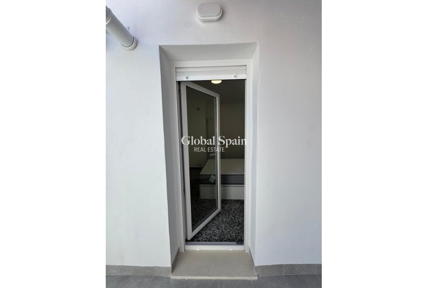 Resale - HOUSE -
TORREVIEJA - Center