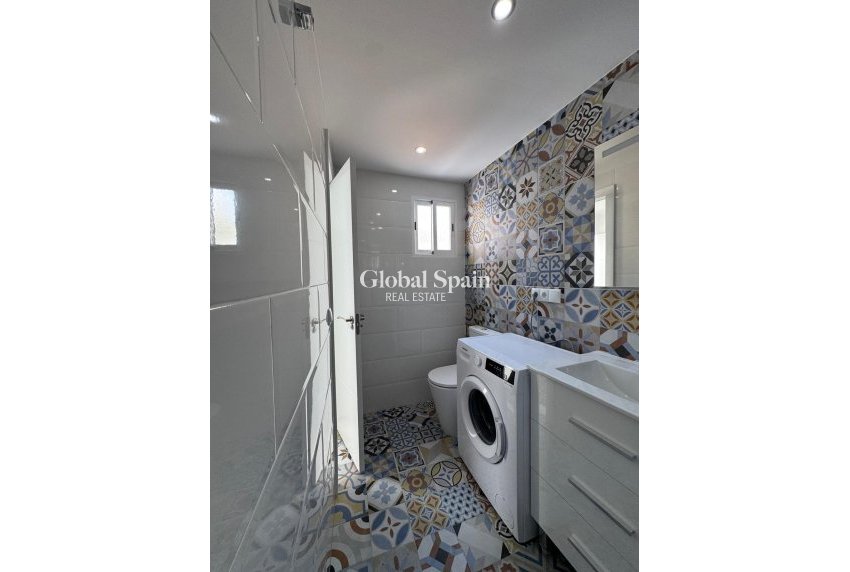 Resale - HOUSE -
TORREVIEJA - Center