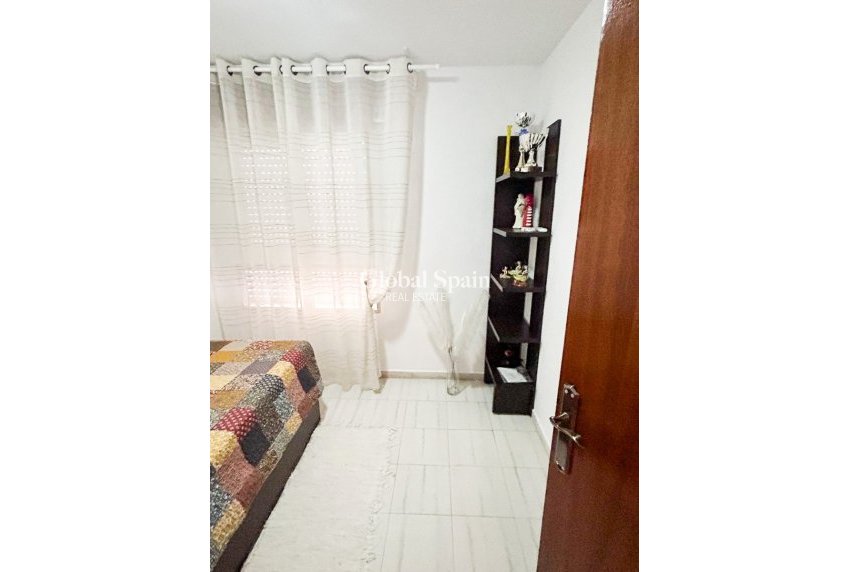 Resale - HOUSE -
TORREVIEJA - Center