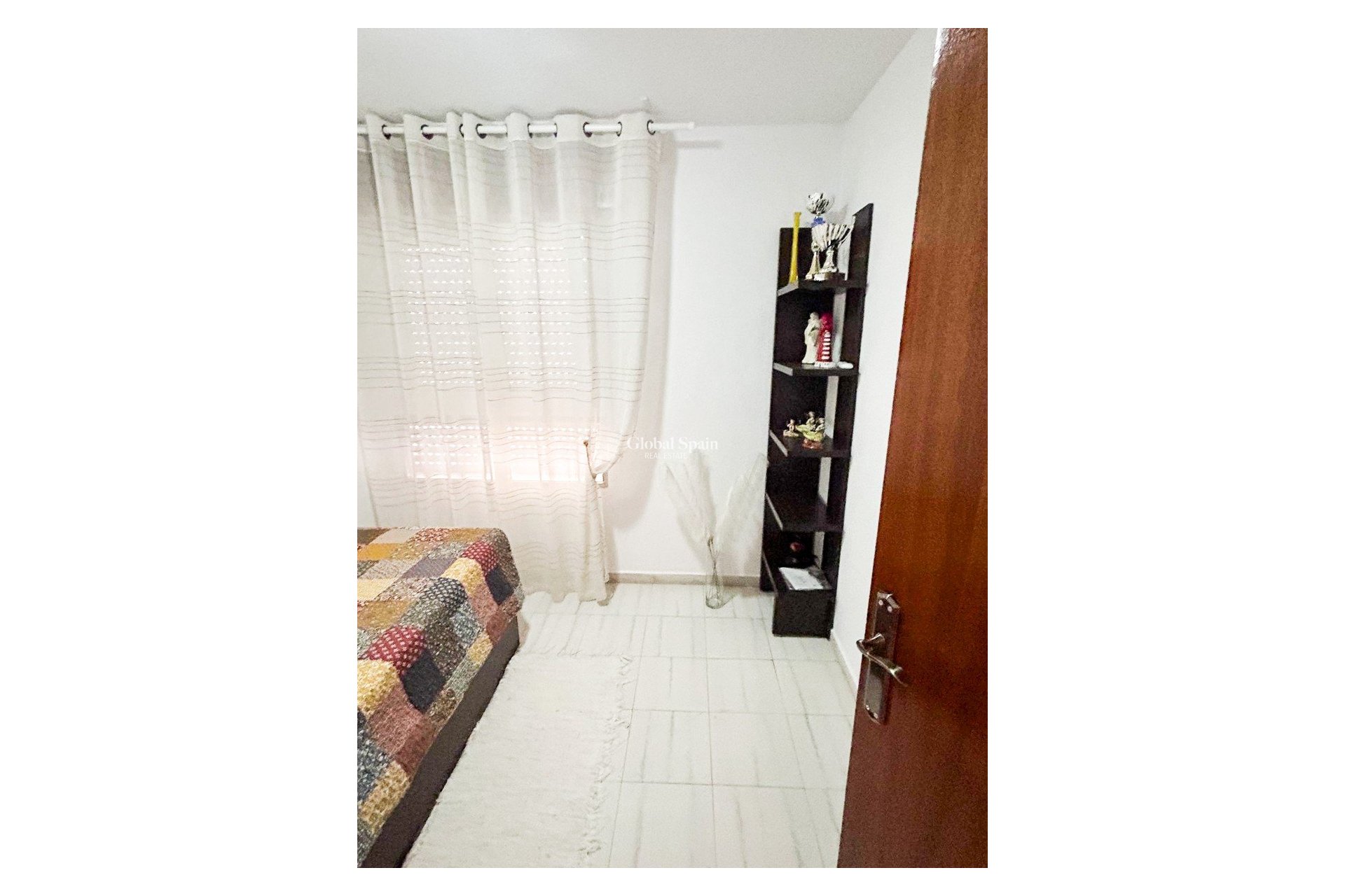 Resale - HOUSE -
TORREVIEJA - Center