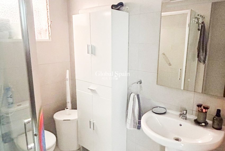 Resale - HOUSE -
TORREVIEJA - Center