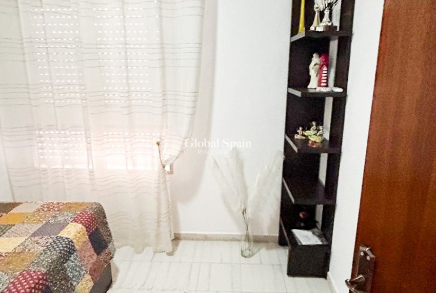 Resale - HOUSE -
TORREVIEJA - Center