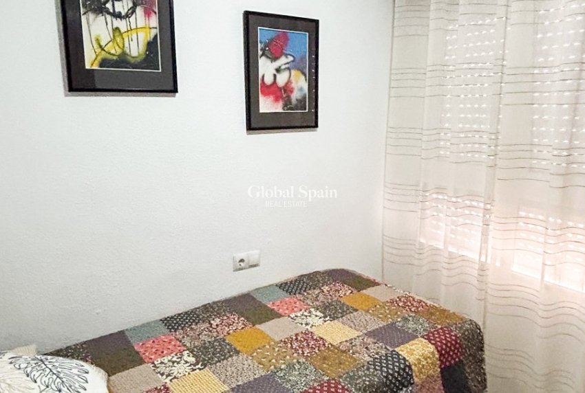 Resale - HOUSE -
TORREVIEJA - Center