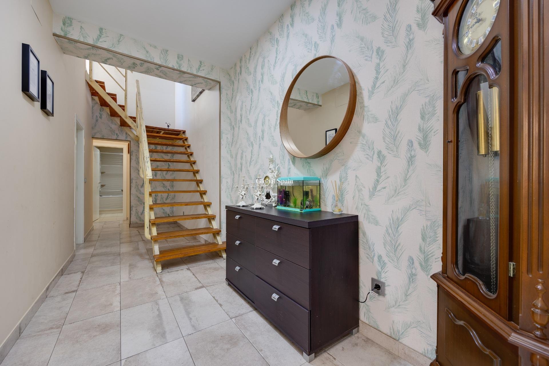 Resale - HOUSE -
TORREVIEJA - Center