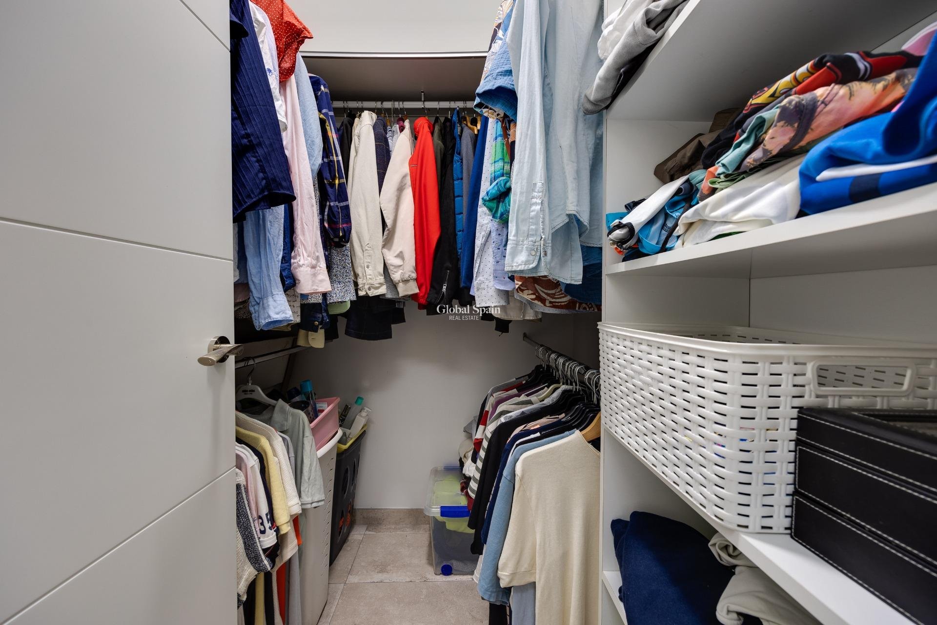 Resale - HOUSE -
TORREVIEJA - Center