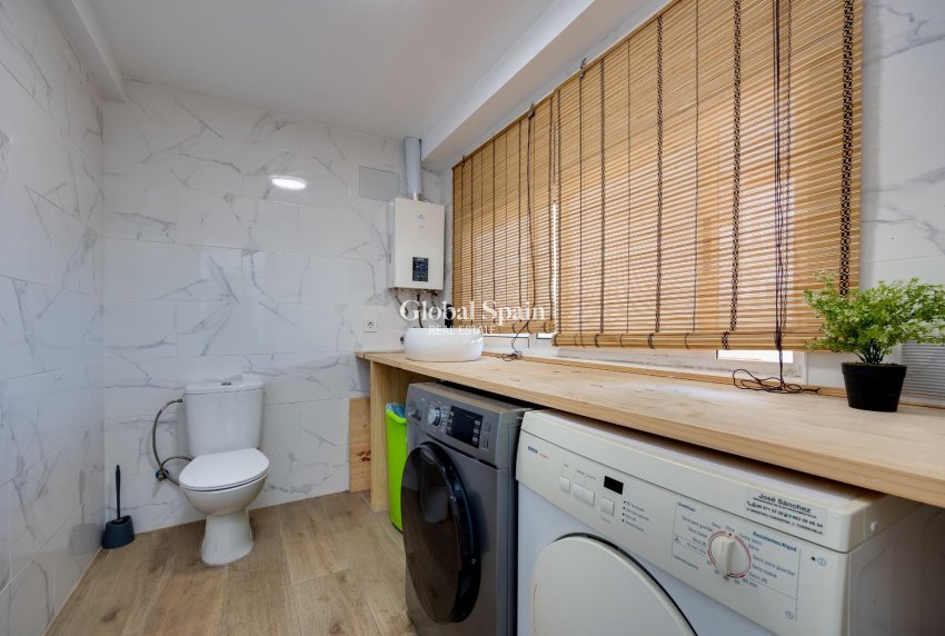 Resale - HOUSE -
TORREVIEJA - Center