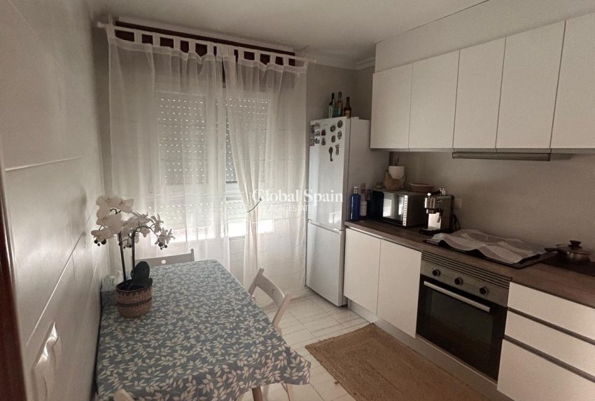 Resale - HOUSE -
TORREVIEJA - Center