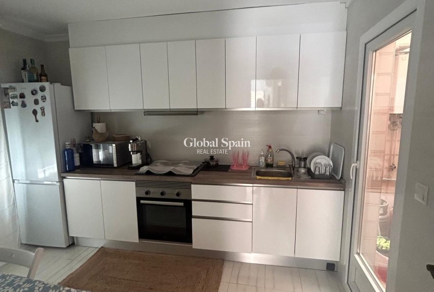 Resale - HOUSE -
TORREVIEJA - Center