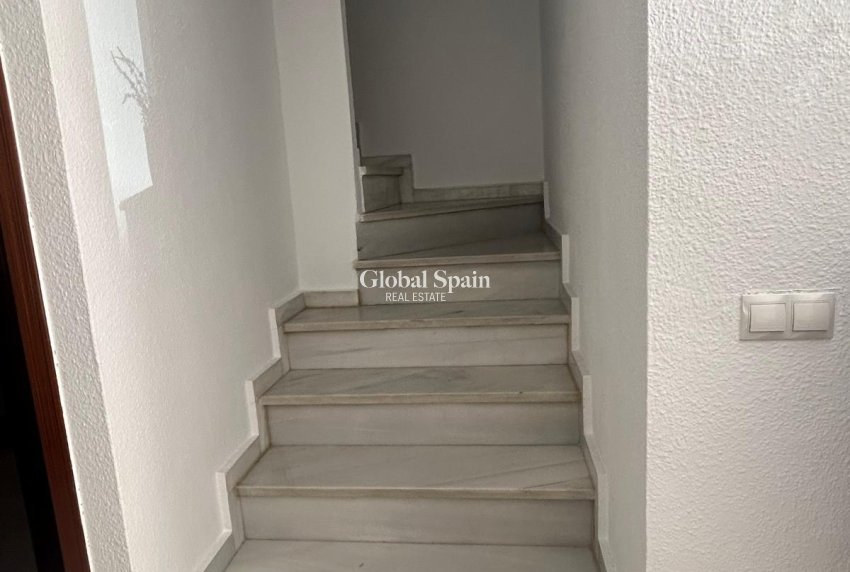 Resale - HOUSE -
TORREVIEJA - Center