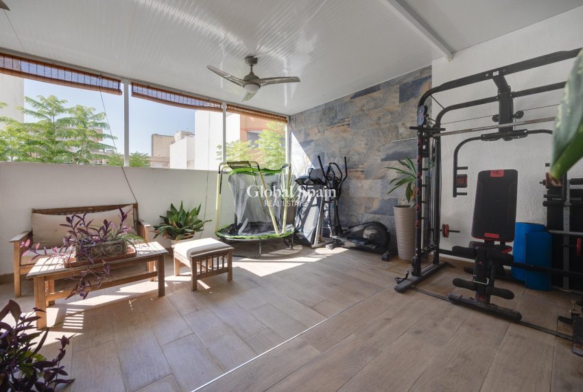 Resale - HOUSE -
TORREVIEJA - Center