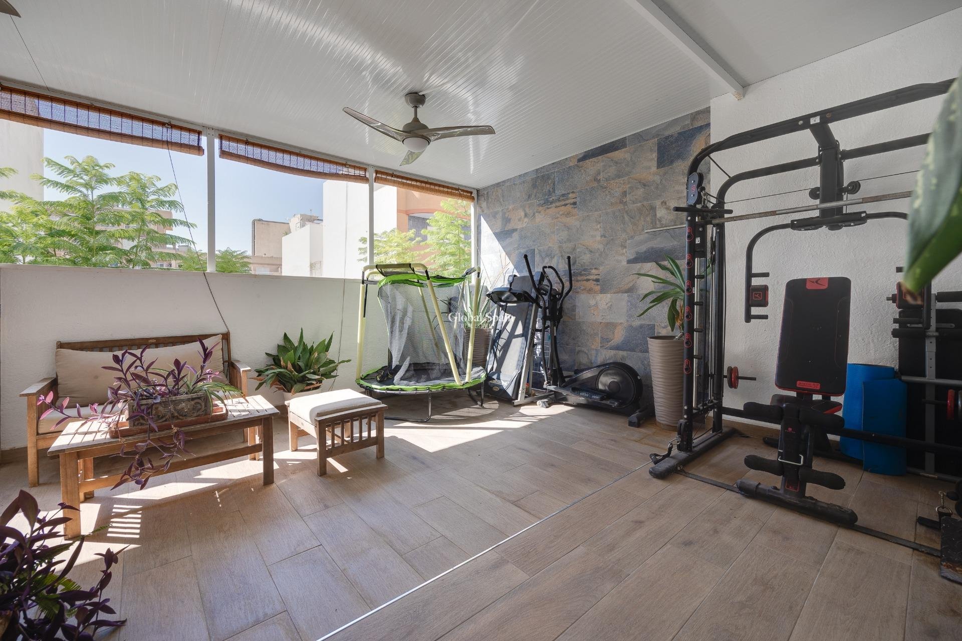 Resale - HOUSE -
TORREVIEJA - Center