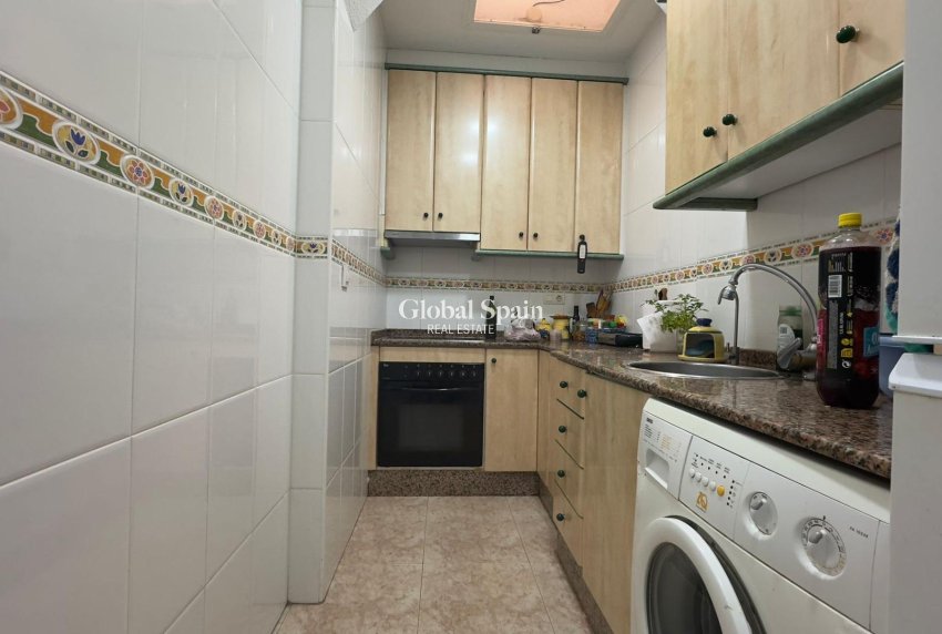 Resale - HOUSE -
TORREVIEJA - Center