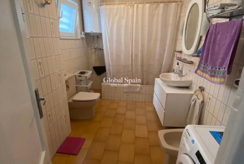 Resale - HOUSE -
TORREVIEJA - Center