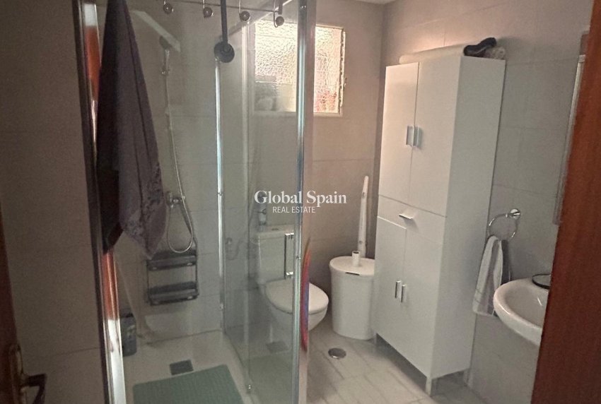 Resale - HOUSE -
TORREVIEJA - Center