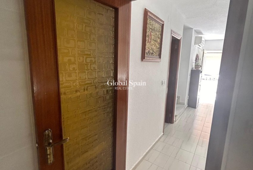 Resale - HOUSE -
TORREVIEJA - Center