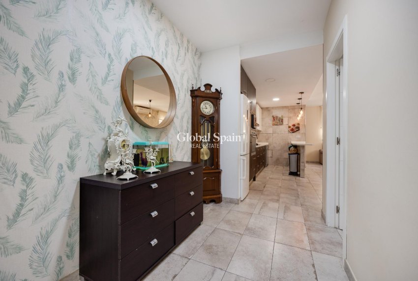 Resale - HOUSE -
TORREVIEJA - Center