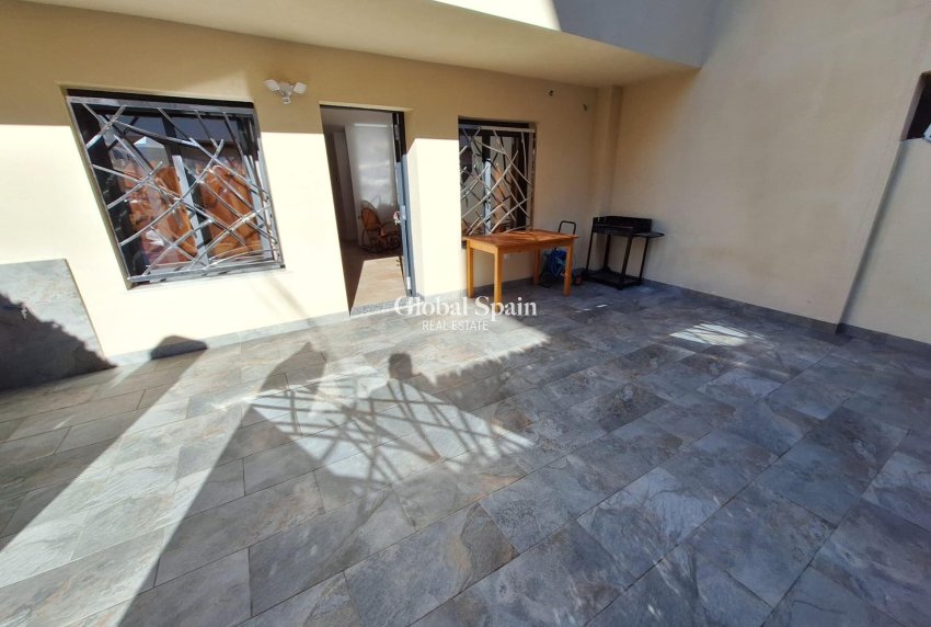 Resale - HOUSE -
TORREVIEJA - Center