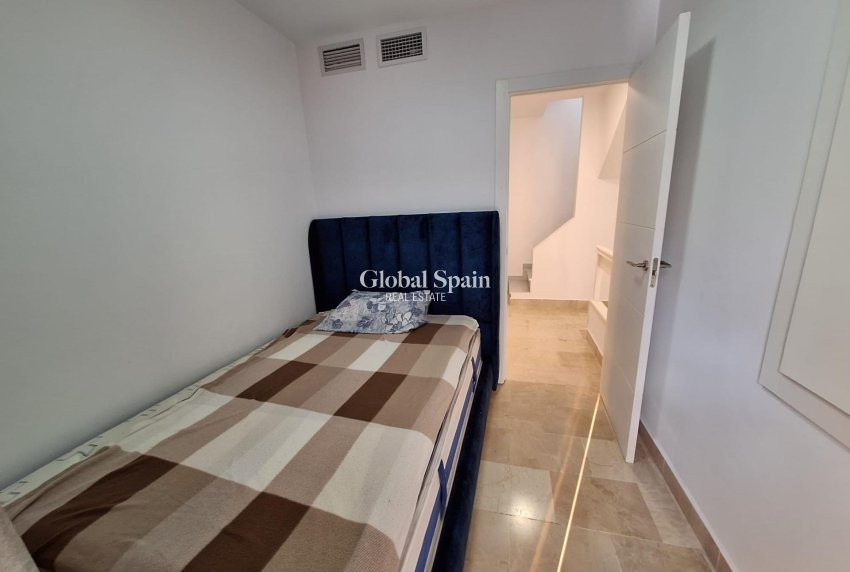 Resale - HOUSE -
TORREVIEJA - Center