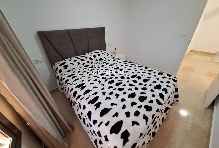 Resale - HOUSE -
TORREVIEJA - Center