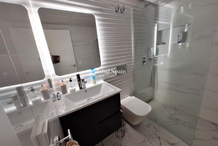 Resale - HOUSE -
TORREVIEJA - Center