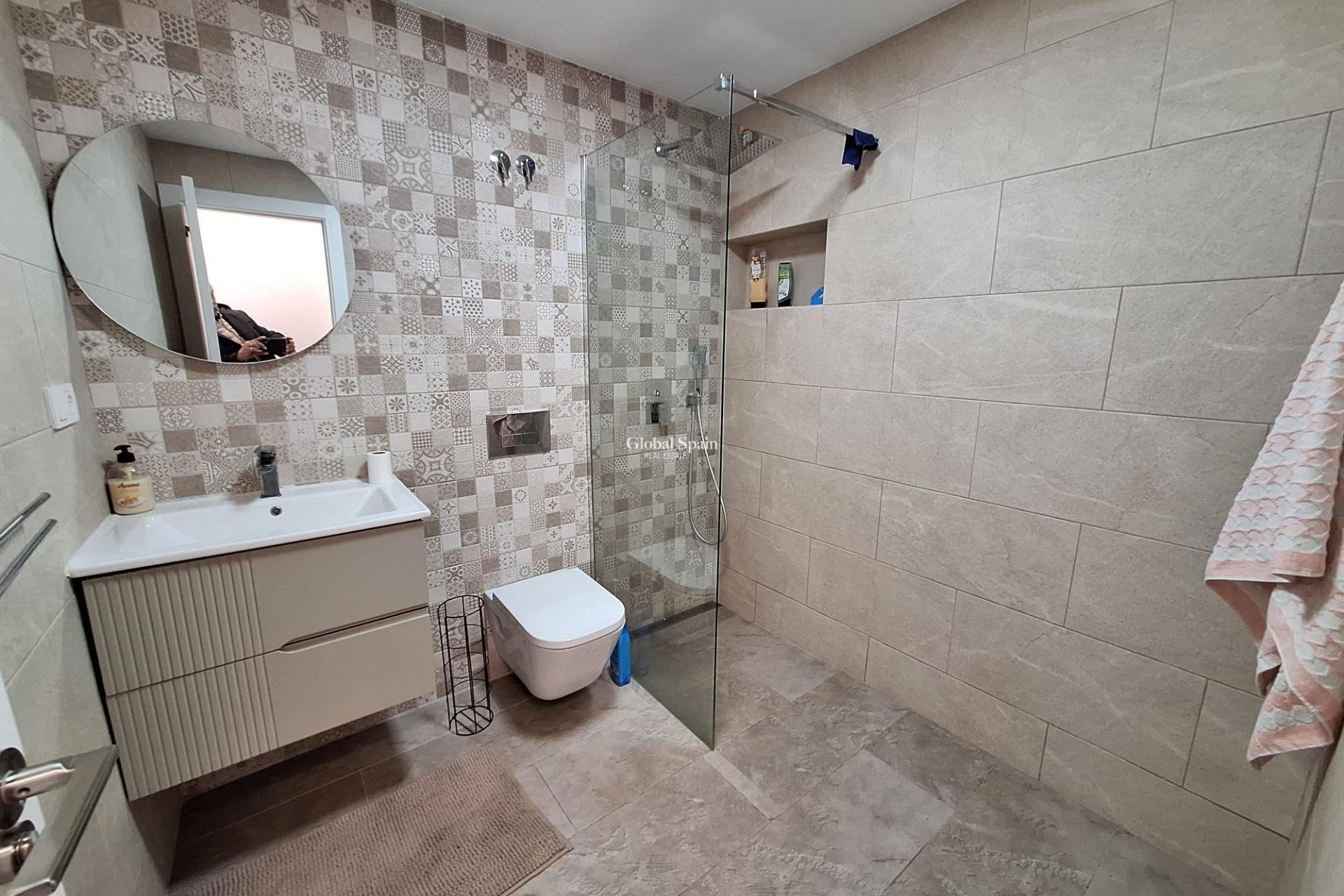 Resale - HOUSE -
TORREVIEJA - Center