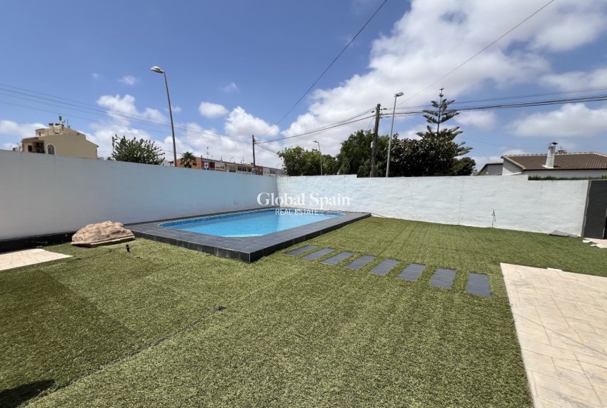 Resale - HOUSE -
TORREVIEJA - Costa Blanca Sur