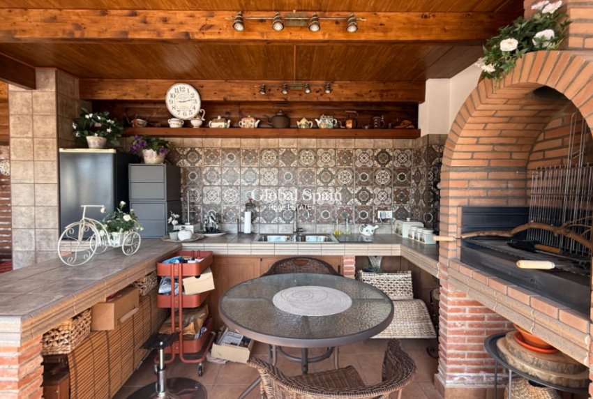 Resale - HOUSE -
TORREVIEJA - Costa Blanca Sur