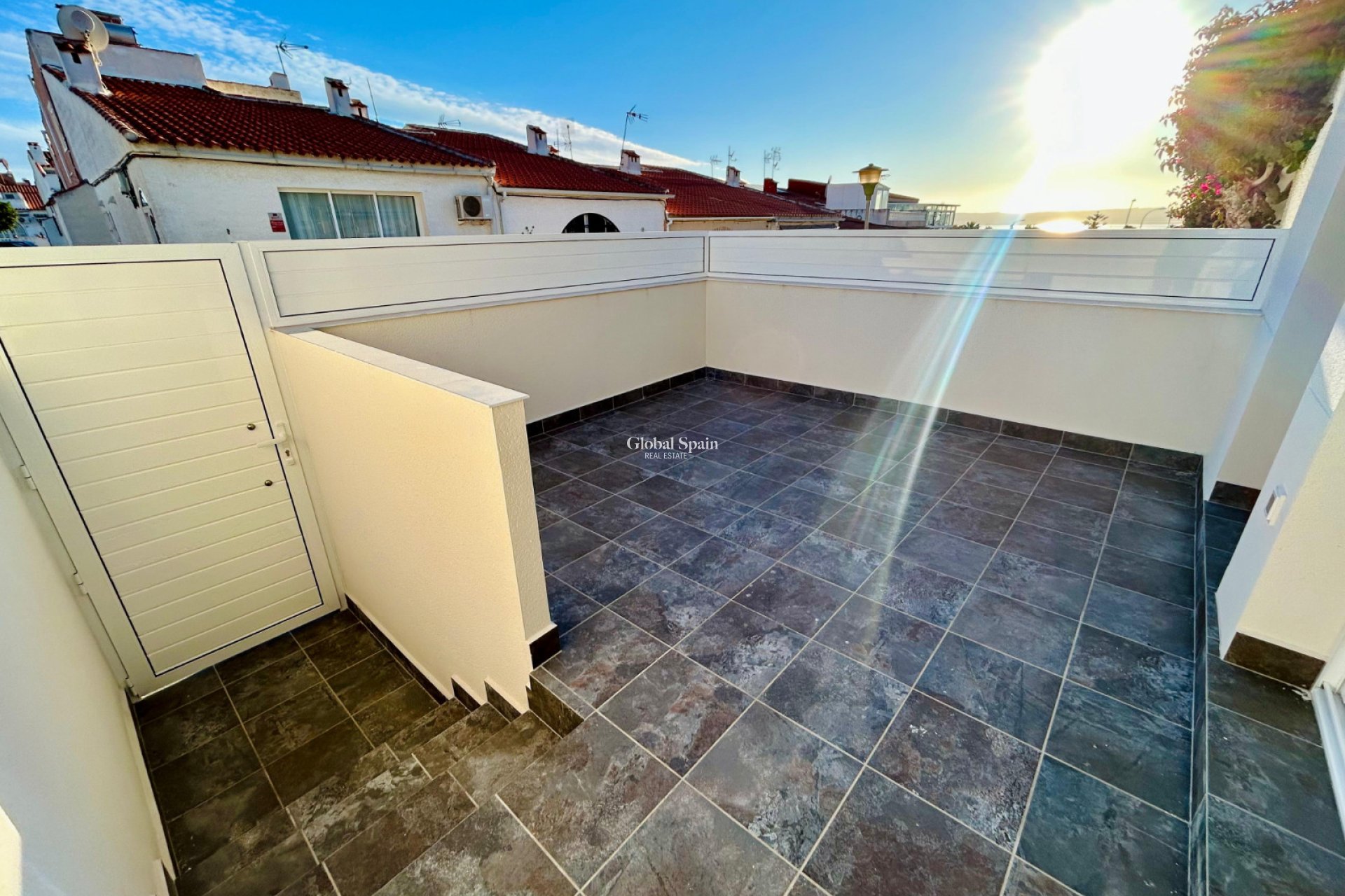 Resale - HOUSE -
TORREVIEJA - Costa Blanca